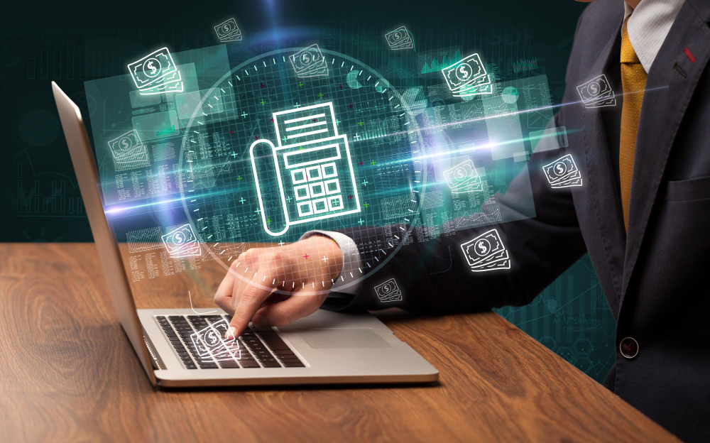 Contador ayudándose con la automatización para la recepción de facturas